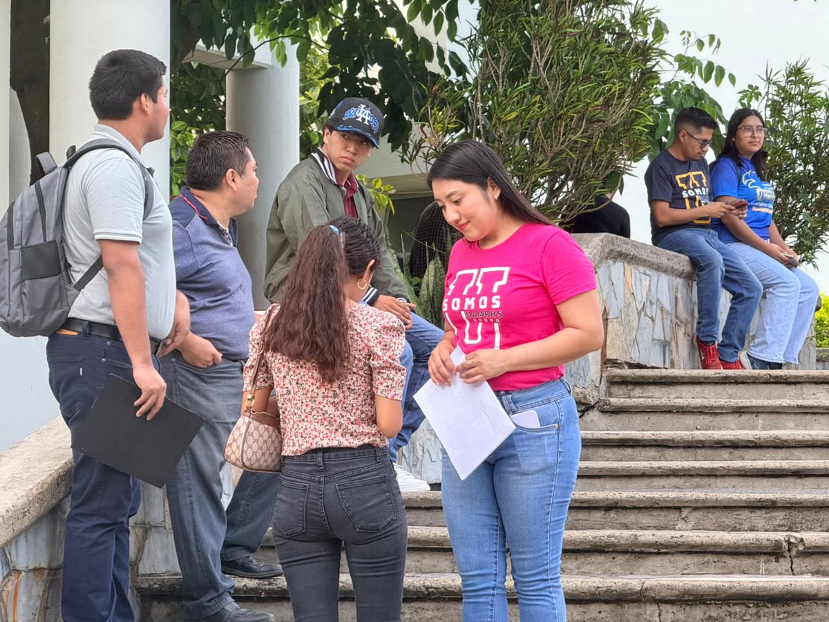 LaUASLP's tweet photo. @AJZGrector @MedicinaUASLP @fcq_uaslp @IngenieriaUASLP @FenUaslp ✔️ La Unidad Académica Multidisciplinaria Región Huasteca Sur recibe hoy a más de 300 aspirantes que desean formar parte de una nueva generación de universitarios. 

#UASLP https://t.co/lHnyeynXo0
