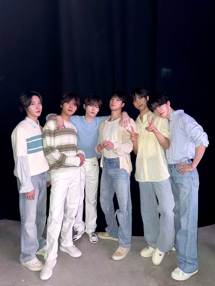 Grizellaeris's tweet photo. Jisung tadi bilang di live ke Jaemin sama Chenle, karena akhir-akhir ini mereka semua punya jadwal masing-masing, jadi "Ayo kita sama-sama bekerja keras di tempat kita masing-masing, lalu nanti berkumpul lagi setelah semuanya selesai." 

uri maknae🥹🫶 https://t.co/uQckk5fv0p