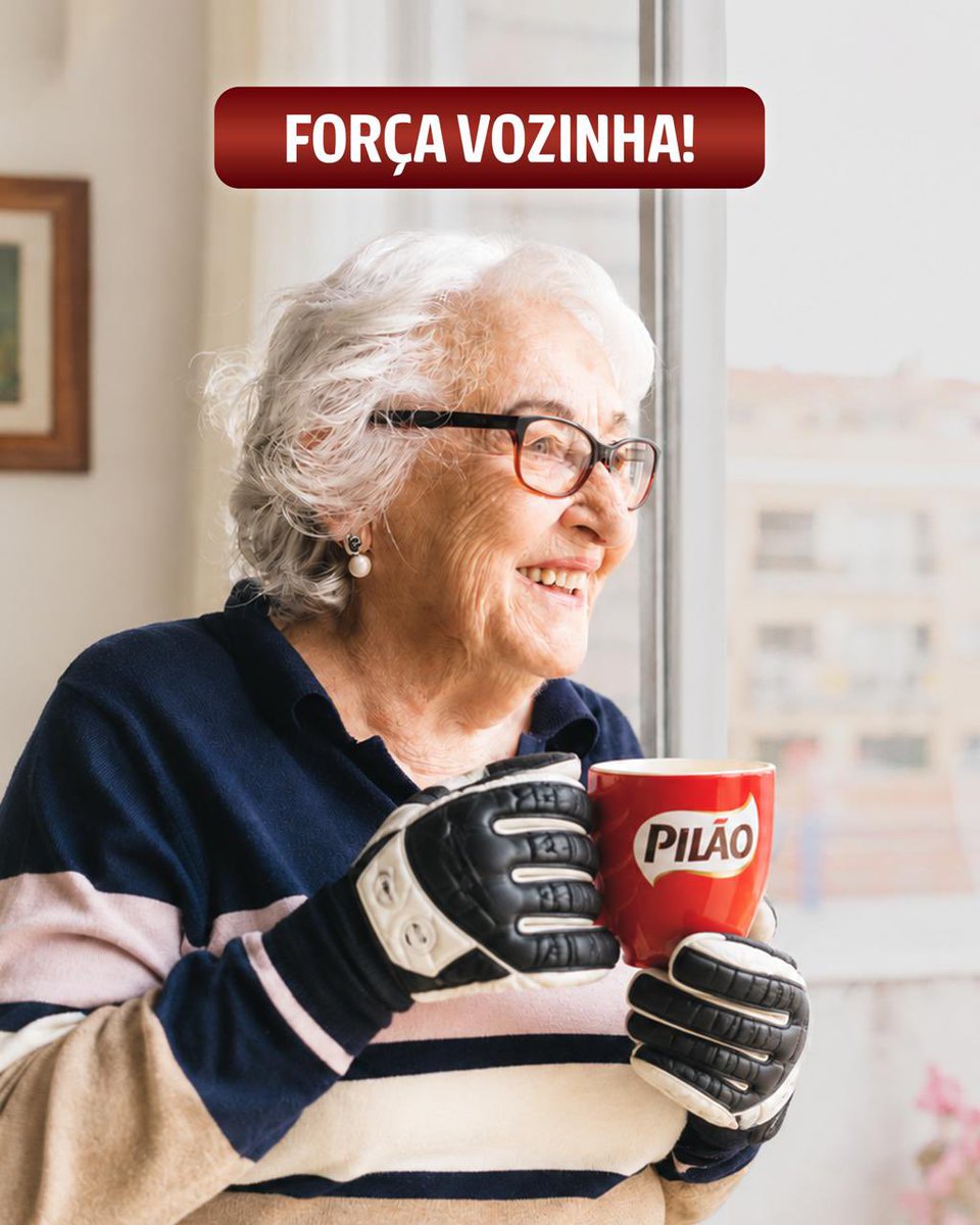 cafepilao's tweet photo. na imagem, os maiores desejos de todos os brasileiros: café Pilão e ver Vozinha dar um espetáculo mais uma vez. https://t.co/kK40jgQhWS