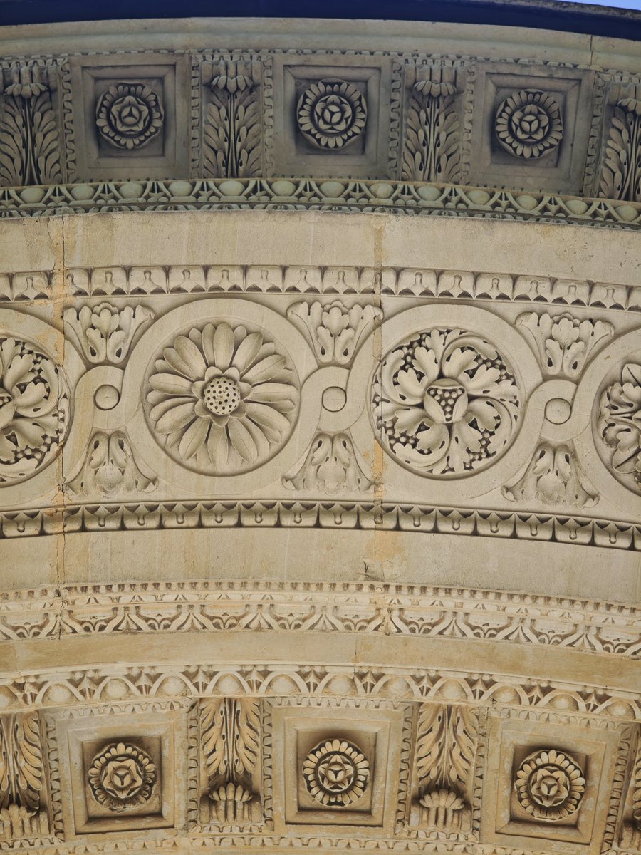 FrdricCostes's tweet photo. Le Temple de l'Amour en juillet 2026.
#Versailles https://t.co/ETSG2ecs2l