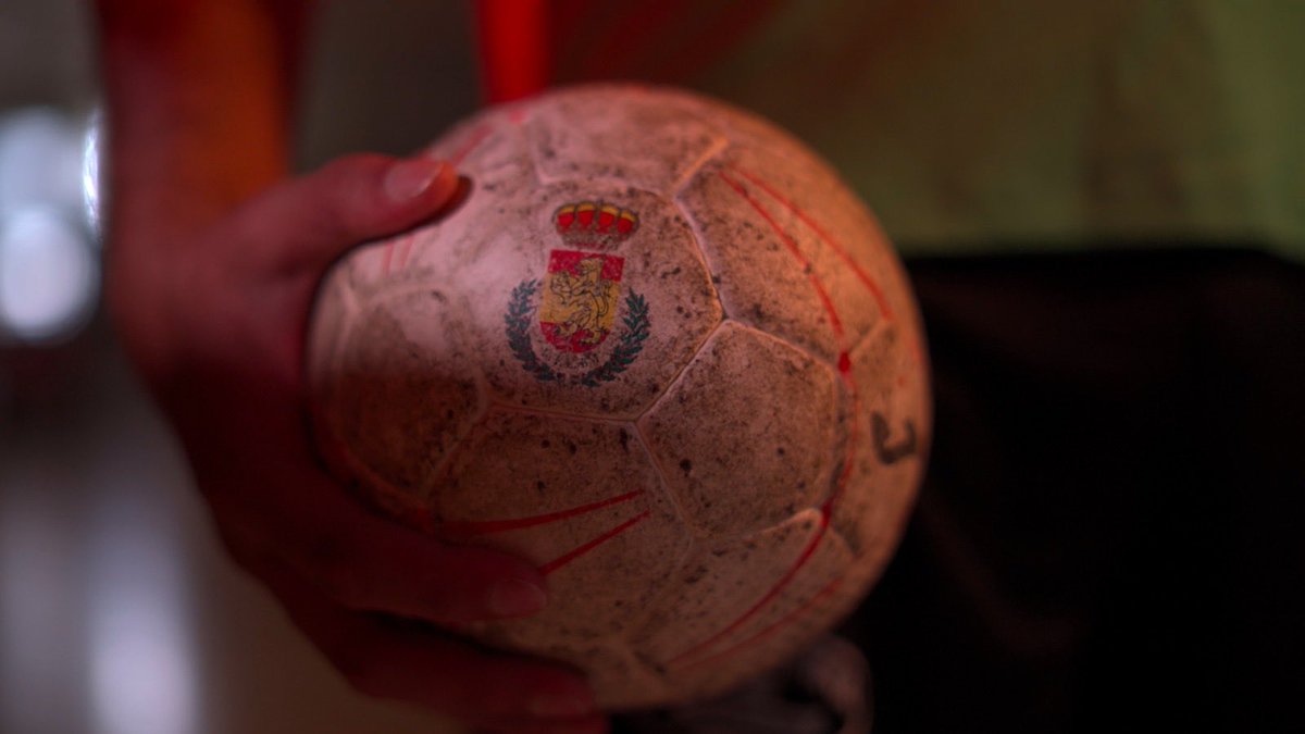 bm_prointegrada's tweet photo. ⏳ La cuenta atrás ha comenzado.

Se acerca una temporada que quedará para la historia. Por primera vez, viviremos juntos la emoción de la Liga ASOBAL.

🎟️Muy pronto podrás asegurar tu sitio para formar parte de esta aventura en la campaña de abonos de la 26/27 https://t.co/SiVXGfUxn6