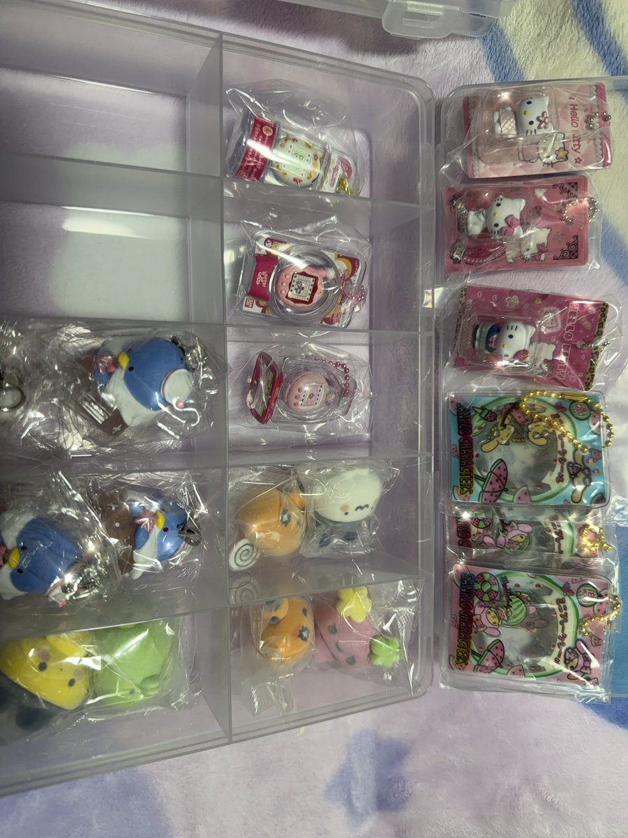 mmmmmi_869's tweet photo. Aより各画像から1枚ずつ
ただし水族館に関しては
C1.2より3枚以上〜
B.Cのどれかだけでもお譲り可能です！
たくさん引き取ってくれる方優先
ご希望があれば
ディズニープチドロAにて
お出し可能
マリー　ヴィランズ　ルーニー　ミニーなど
がちゃ→がちゃ1.2枚目オレンジ枠1つに対して他2つ抱き合わせ https://t.co/bJHgPLPlv8