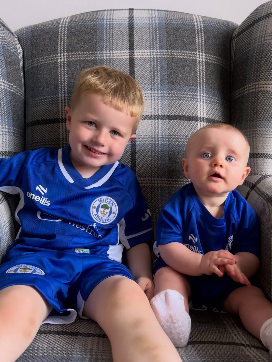 sumnerwafc's tweet photo. New kit day #upthetics @LaticsOfficial https://t.co/gYxeWnAo9B