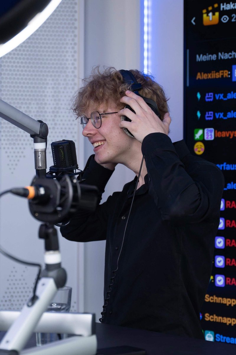 FinnloMerry's tweet photo. Never thought I'd end up on German radio talking about my career in esports! Huge thanks to @giulijune for the invite and for being a fantastic host. I had an absolute blast! https://t.co/UPM29Zau8j