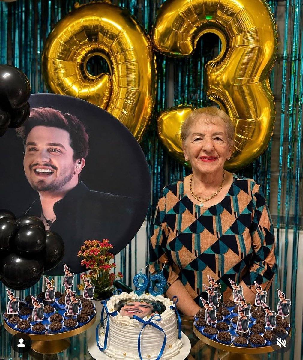 tejuroluan's tweet photo. vazou eu na minha festa de 93 anos https://t.co/jpKVYYufo9