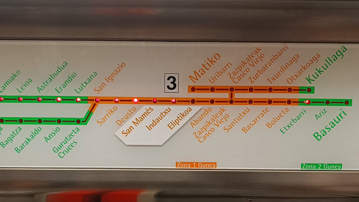Galder_Agudo's tweet photo. Agur Moyua, kaixo Eliptikoa.

🔄 Dos días después del cambio de la denominación oficial de la plaza, Metro Bilbao actualiza la señalética de la estación.

La plaza fue renombrada a F. Moyua en 1937, durante la 1ª legislatura municipal en manos de los franquistas. https://t.co/luqwwycxhM