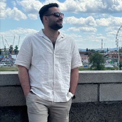 moshTaBaquer's tweet photo. پروفایل جدید
با عشقم ویگن 😍 https://t.co/YIQLm5J583