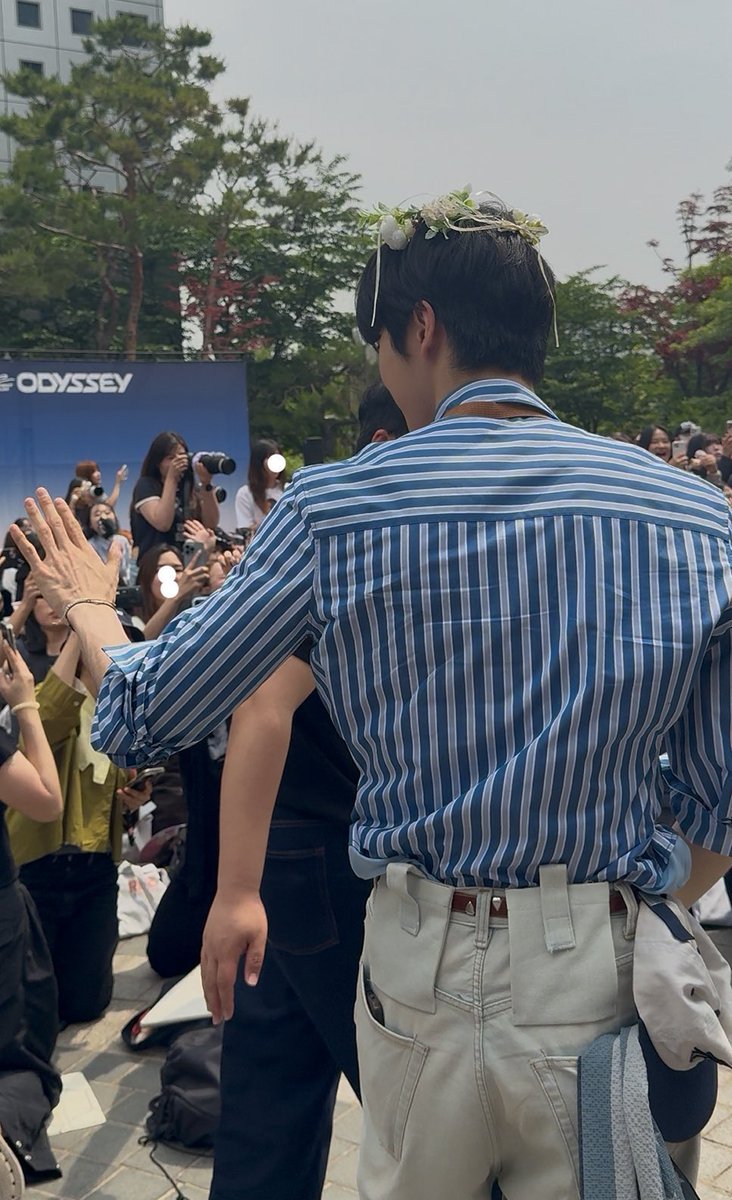 chan_saejung's tweet photo. ทำไมกูบ้าผู้ชายไหล่60เซนได้ขนาดนี้วะ https://t.co/fXJGqq5Ysk