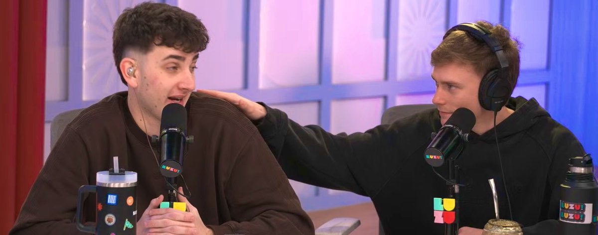 Aqunera95m's tweet photo. El chico de los mil shippeos y el
chico de un único shippeo 🤣
Los que vieron el programa entenderán 🤗
#AntesQueNadie✨
#Agus & #Teo https://t.co/Wp8PkpLXqv