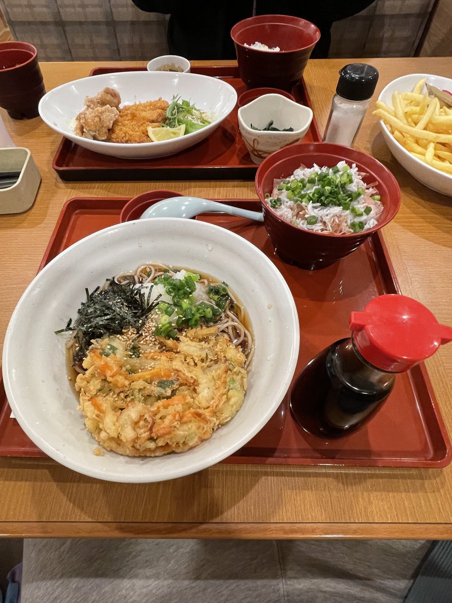 yohanenopen11's tweet photo. キングジョー20体取れず、、、 https://t.co/BM6FCM0tKd