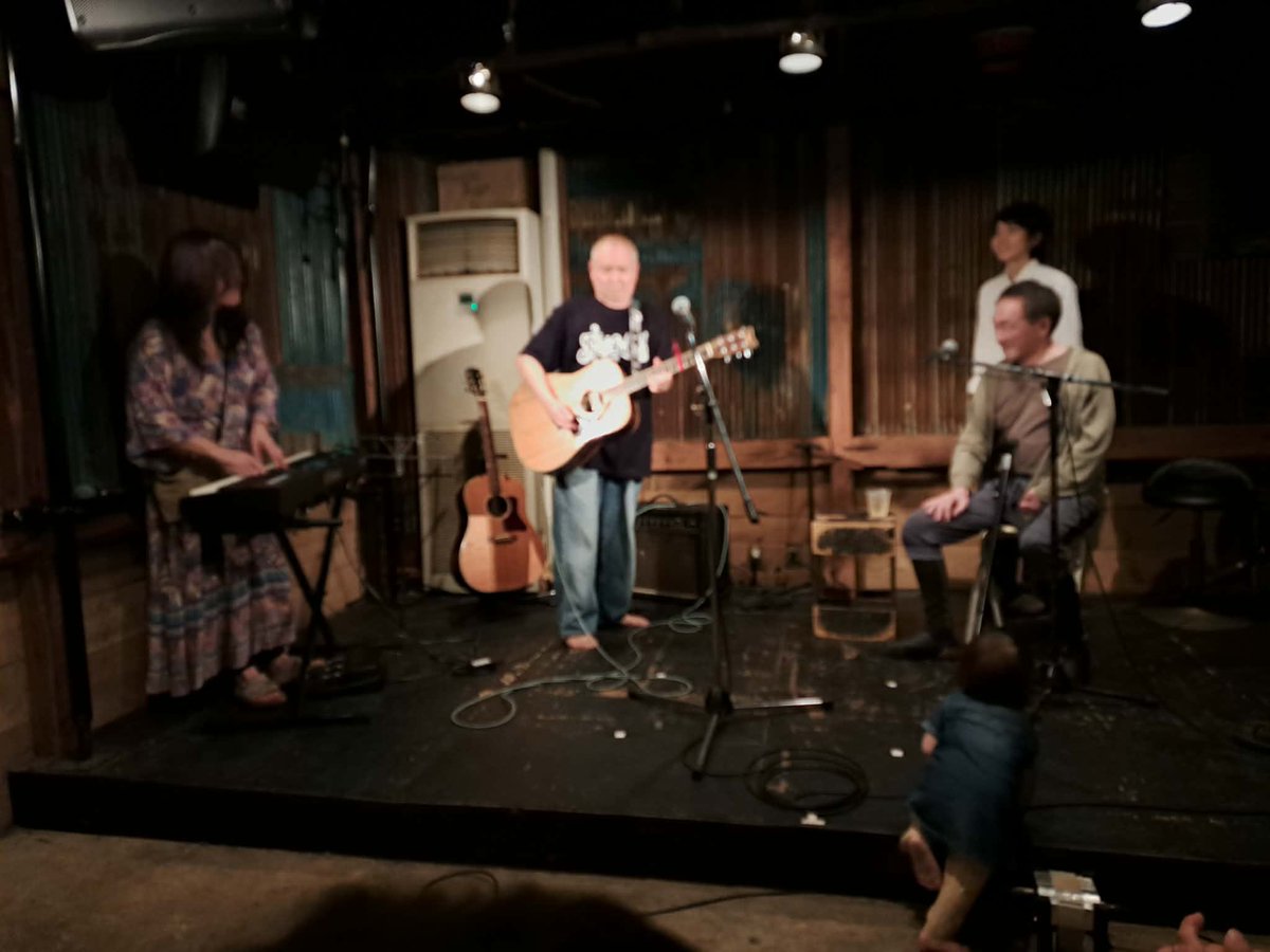emixrdynacomp's tweet photo. こんな日があるから続けていける！かっこいい先輩にかっこいい歌姫たちに拍手。
そして見守ってくれたお客様たちにバロウズに幸あれ！

2026/7/3(金)
＠いわき市Music Bar burrows
今西太一
藤野恵美
あべあいこ
ミーワ
Special vocal ムーラ

明日は山形オリハントにいくよ！ https://t.co/dYoaYpKvj5