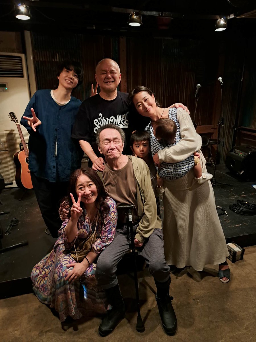 emixrdynacomp's tweet photo. こんな日があるから続けていける！かっこいい先輩にかっこいい歌姫たちに拍手。
そして見守ってくれたお客様たちにバロウズに幸あれ！

2026/7/3(金)
＠いわき市Music Bar burrows
今西太一
藤野恵美
あべあいこ
ミーワ
Special vocal ムーラ

明日は山形オリハントにいくよ！ https://t.co/dYoaYpKvj5