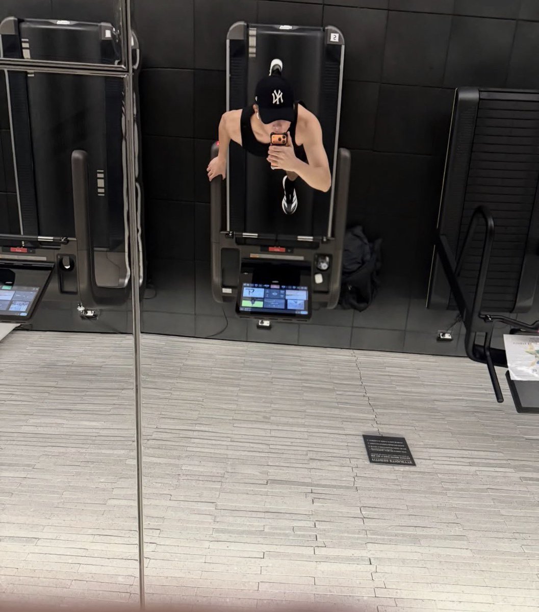 kimrmofbts7's tweet photo. Just a guy and his vibe. Looking good, feeling unstoppable❤️
#BTS_SWİM #BTS_ARİRANG #rm #kpop #jhope #kimnamjoon https://t.co/sYW2HKM8WH
