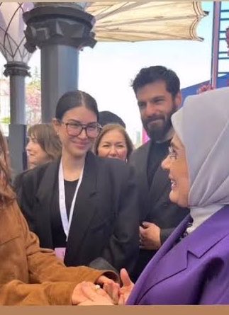 slmbnomurrs's tweet photo. Ahh selincim sende deniz baykal gibi olsaydın keşke gününü gün ederdin https://t.co/KvkzZH0y0s
