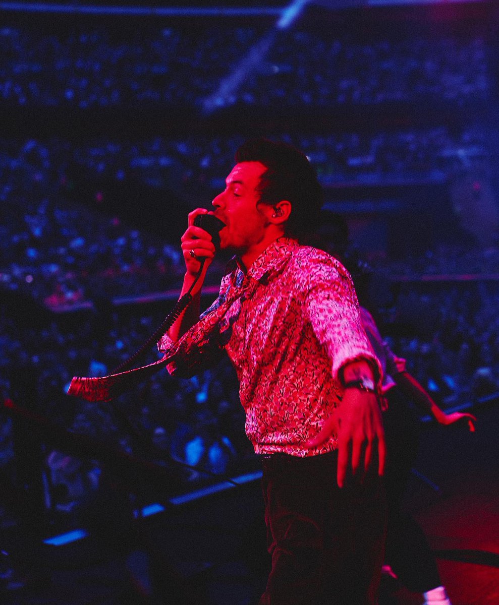 hsdaily's tweet photo. Harry via Instagram: Together, Together. 
Wembley. Ten. https://t.co/9CMg952CfX