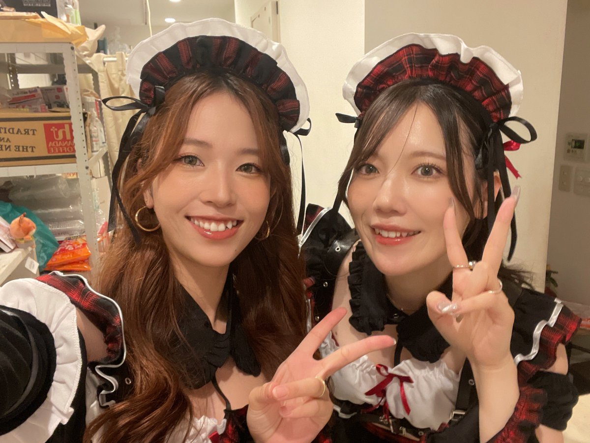 nyanmapi's tweet photo. 閉まってた〜.ᐟ.ᐟ
まぴちゃんにもプレゼントありがとう、アクスタ買わせてごめんでもめっちゃ嬉しいありがとう😂💘
さやちゃんがにっこりでまぴちゃんもにっこり、良きパーティ🪅となりました🥂
これにて閉店〜〜〜

明日は19時から日常まっぴーがOpenします予定🗓️
よろしくねぇん☕️ https://t.co/siQru2bXFe