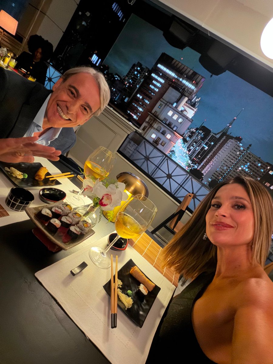 portalcnbr's tweet photo. Alexandre Borges e Flávia Alessandra nos bastidores de Quem Ama Cuida! #boatarde #alexandreborges #flaviaalessandra #noticias #cnbr https://t.co/NRvwO7moss