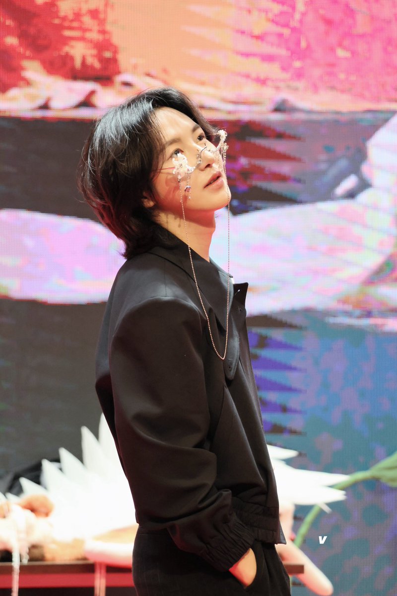 03rj23v's tweet photo. 260703 renjun hangzhou fansign #RENJUN #런쥔 https://t.co/34tJIaiP4u