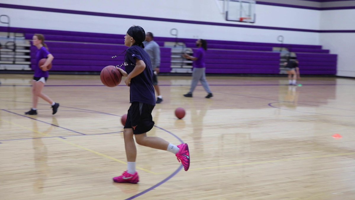 greene345's tweet photo. Girls Basketball https://t.co/Ba8sU3krWr: Future hoop stars are hitting the court this summer at Katy ISD Girls Basketball Camp.
Campers are developing fundamental skills, building confidence and… https://t.co/RwTAYY27kQ #GirlsBasketball #BasketballCamp #FutureStars #KatyISD https://t.co/hjlCd4V0WN