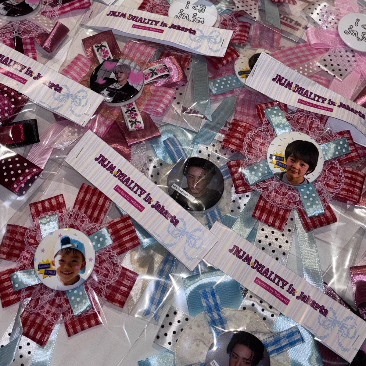 Yellawwr's tweet photo. ⋆. 𐙚˚࿔ Ribbon Rosette Freebies for JNJM DUALITY in Jakarta 𝜗𝜚˚⋆
by @Yellawwr 

🗓️ Sunday, 5th July 2026 (DAY 2)
📍 Tennis Indoor Senayan

p.s. this was made with love, so please cherish it by not selling it 🫶 https://t.co/cf56BHnfq5