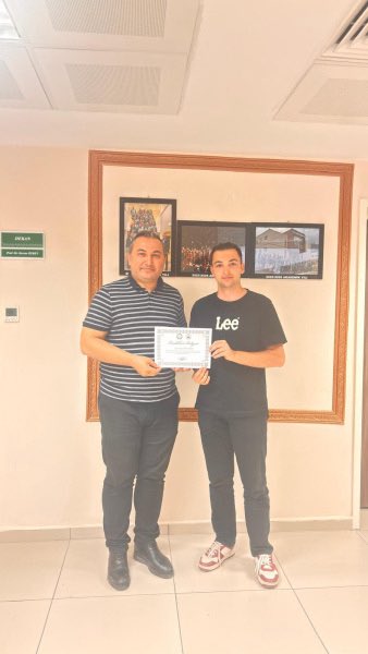 AcuFef's tweet photo. üstün çabalar sayesinde mümkün olduğunu ifade etti. Tüm personele emekleri ve fedakârlıkları dolayısıyla teşekkür eden Dekanımız, çalışanların emek ve başarılarını takdir etmeye, kurum içindeki dayanışma ve iş birliği kültürünü güçlendirmeye yönelik çalışmaların kararlılıkla https://t.co/rZjy32kxxN