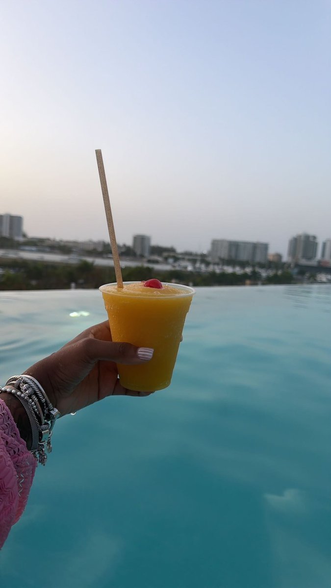 __m3ria's tweet photo. love a good vacay 🫦🏝️ https://t.co/8xaHIfbaOo