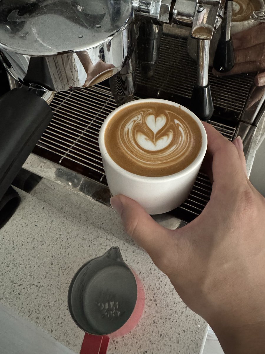 1769_alex's tweet photo. For once I actually get to sleep in, slow morning is what I needed right now. Good morning, hope everyone has a fantastic day off! 🙂 https://t.co/JlYLytKjP9