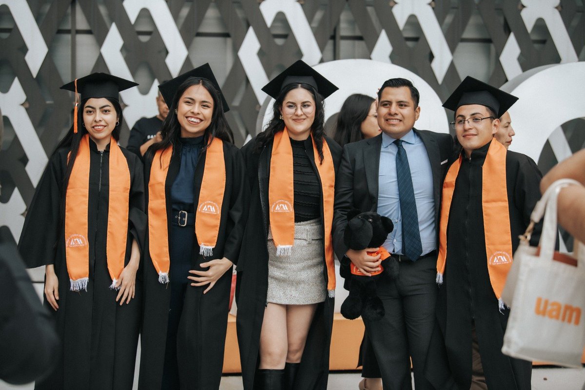 uamcuajimalpa's tweet photo. 📰 Lxs gresadxs formaron parte de las licenciaturas en Derecho, Administración, Humanidades, Estudios Socioterritoriales y del posgrado en Ciencias Sociales y Humanidades. Disciplinas que inciden en la vida social, cultural, económica y política del país.

https://t.co/jqrUuFCvxn https://t.co/VZFiPIADPG