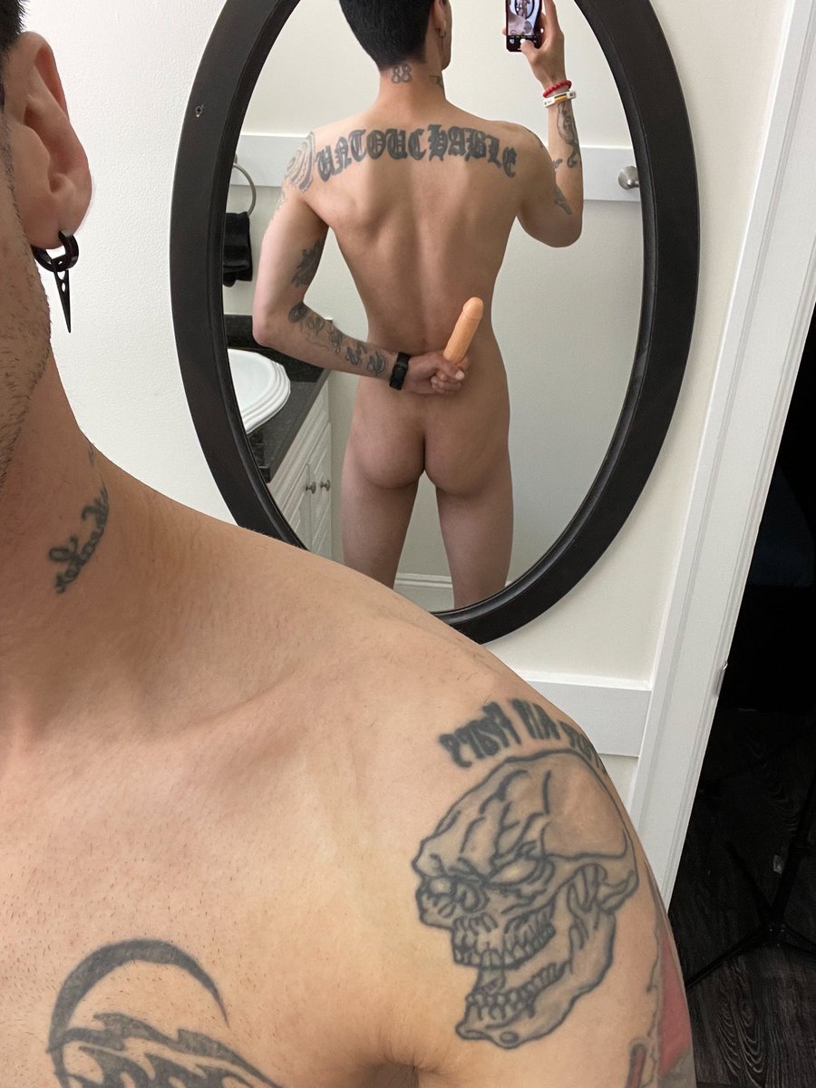 volcanojag's tweet photo. This dildo barely fits… how will your cock fit 😱🍆💦 https://t.co/1yfv1Th6P8