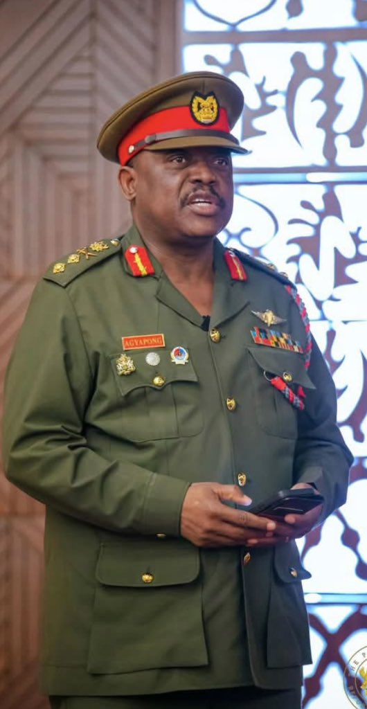 cdrafrica's tweet photo. 🇬🇭 The Ghana Armed Forces will deploy personnel and equipment nationwide to desilt blocked drains, clear rivers and waterways, and remove illegal structures obstructing water channels as part of efforts to tackle flooding. https://t.co/46t0Y4iUsv