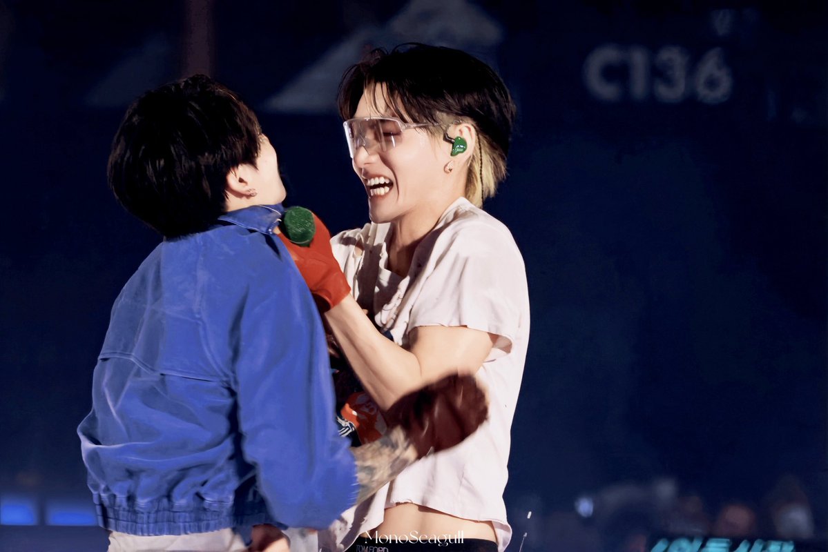 mashtkvk's tweet photo. his smile when he’s teasing his jungkookie <3 https://t.co/uXCrELaJJv