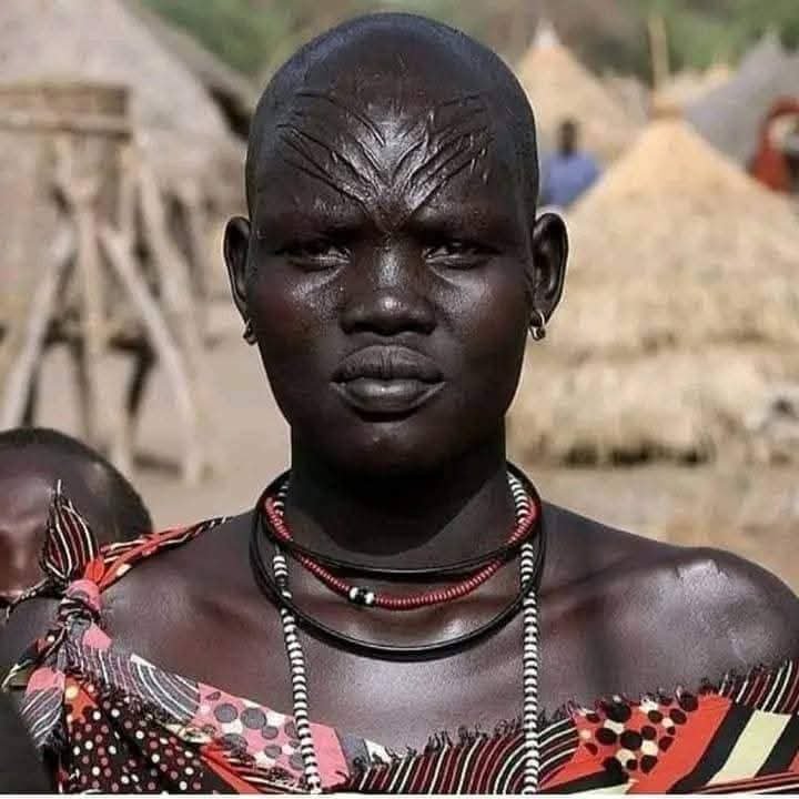 historical_Afr's tweet photo. Ever thought where Black Panther got it's idea of skin scarıfıcation from❓ Well! The Dinka people of South Sudan 🇸🇸 has been practicing this in their culture since time immemorable❕ https://t.co/zZeLS8utLc
