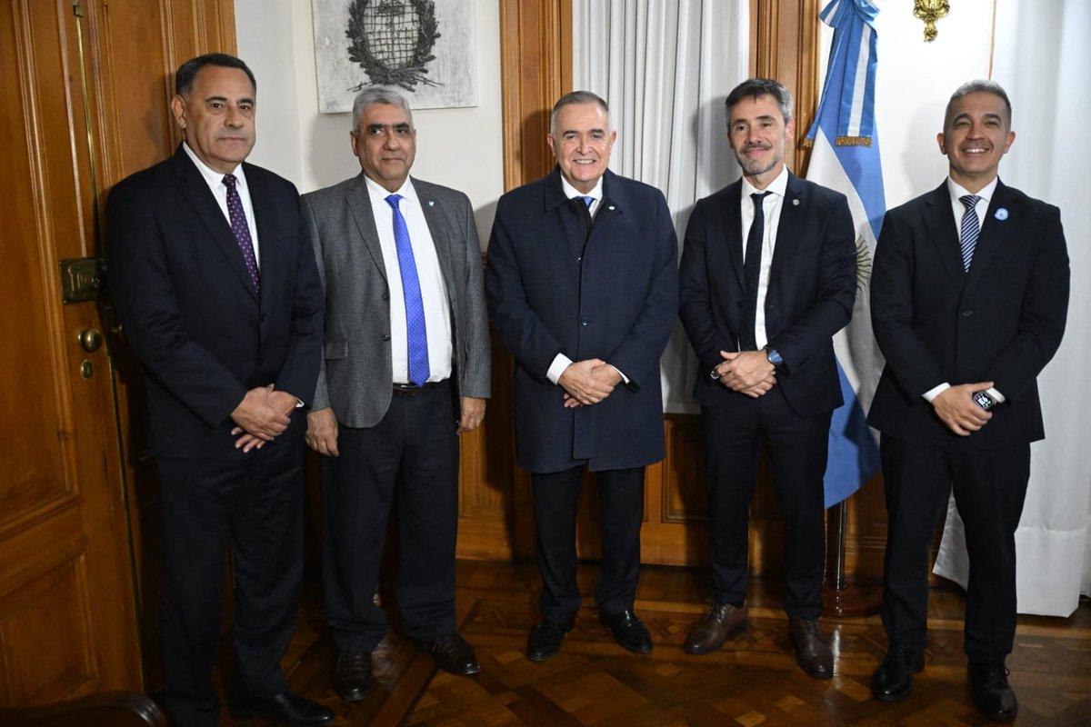 PedroSandilliok's tweet photo. Presentamos junto al gobernador @OsvaldoJaldo y al secretario general del @CFI_Argentina, @LamotheIgnacio, nuevas herramientas técnicas y financieras.

https://t.co/VzzWt68ZK0 https://t.co/y2JH38THw6