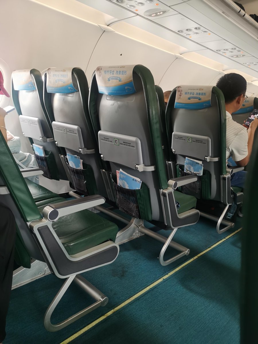 Rasul54239450's tweet photo. Just tested the all-new zero-gravity airport recliner—no more stiff necks on long layovers! Pure comfort game-changer https://t.co/dOgIfsaOGY
