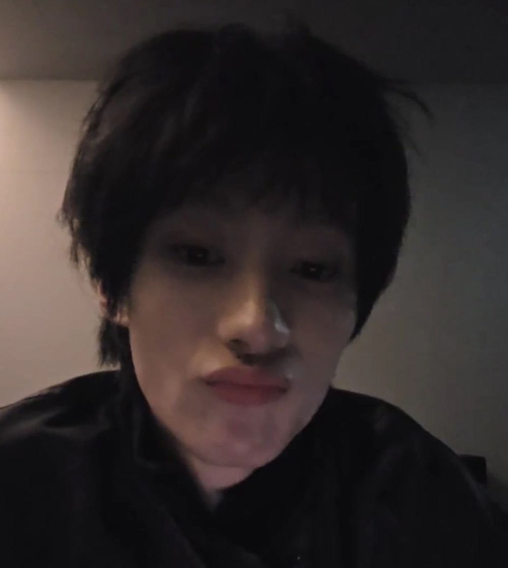 wontonaegi's tweet photo. #anton hot takes from today's live:

- he said he doesn't know what a twt account or spapchat is.
- he said it's sad that kids' new content is AI talking fruits and that he wishes they'd go back to watching spy kids
- he said it's not like he shaved his eyebrow he just bleached them because... why not? (so please stop giving him a hard time about it)
- said he doesn't wanna watch backrooms and called us a freak for tell him to watch it "I AIN'T GONNA BE WATCHING THAT BRO" 
– he listened dua lipa and adsison rae.