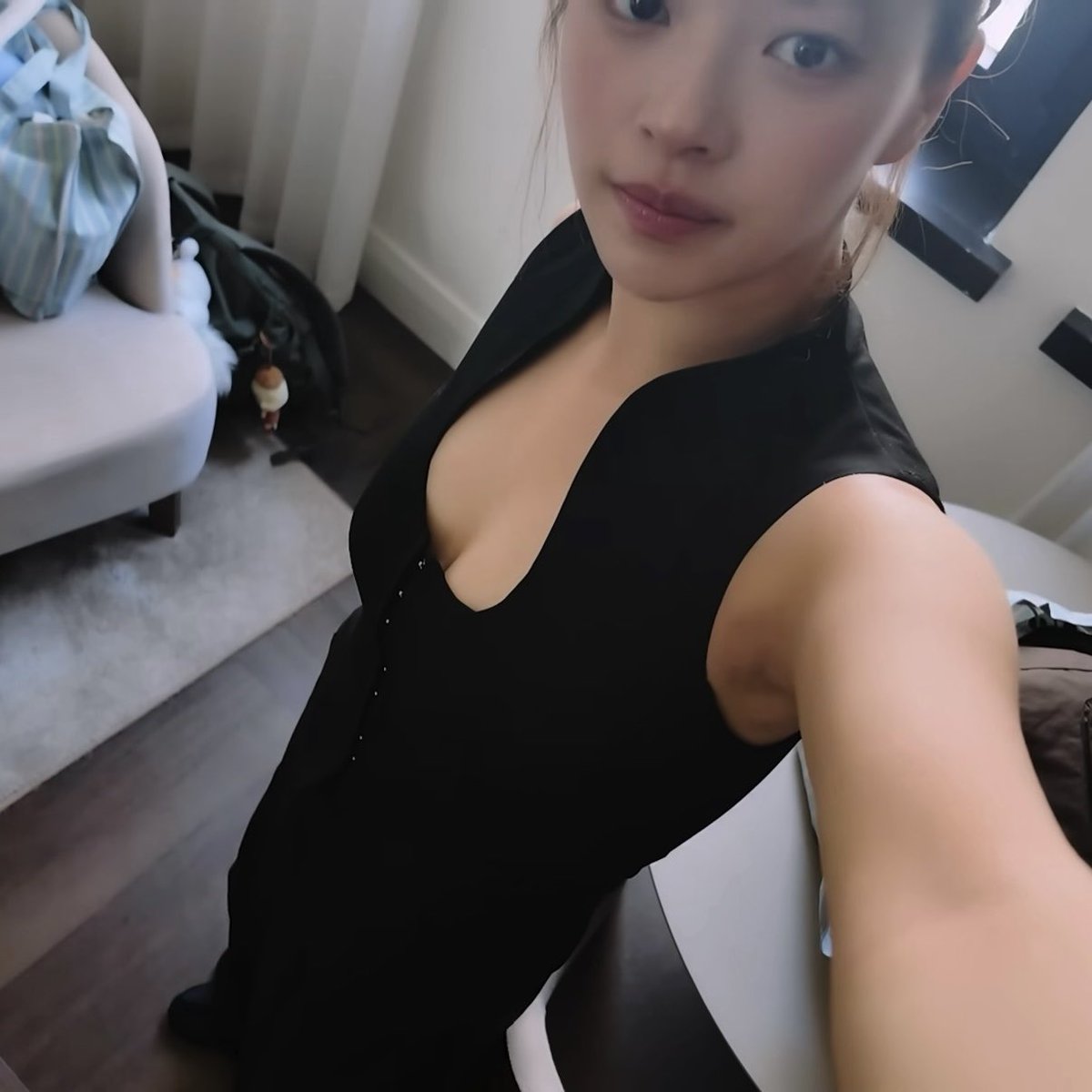 juiceyeon's tweet photo. we might see her making out with someone on screen by next year i will actually kms https://t.co/XAI4j8MFyr