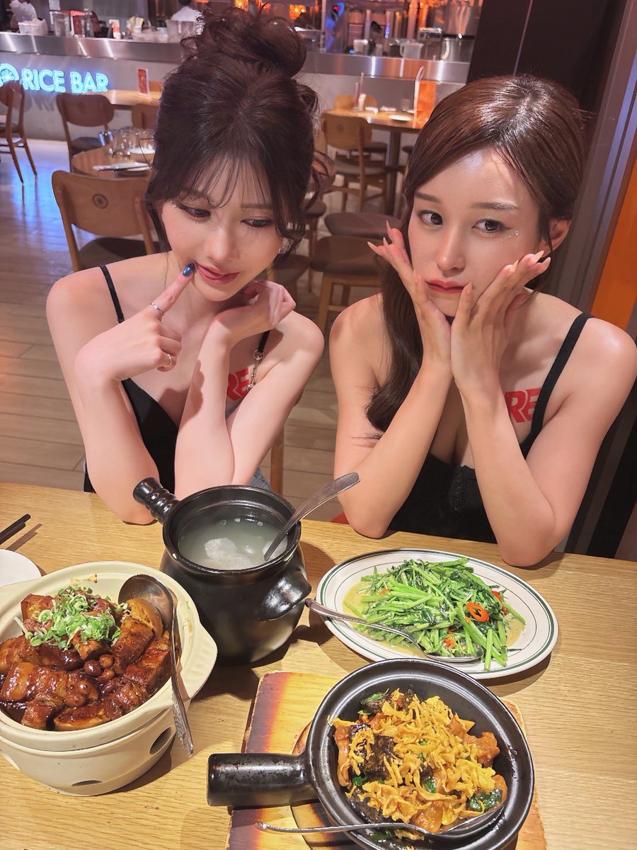 aiga_mizuki's tweet photo. TRE1日目ありがとうございました✨
たくさんの人がSweet Magicのブースに来てくれて嬉しかったです🍭🩷
明日もよろしくねっ(*'▽'*)
(お写真ありがとうございます📸) https://t.co/aTziEsWYiO