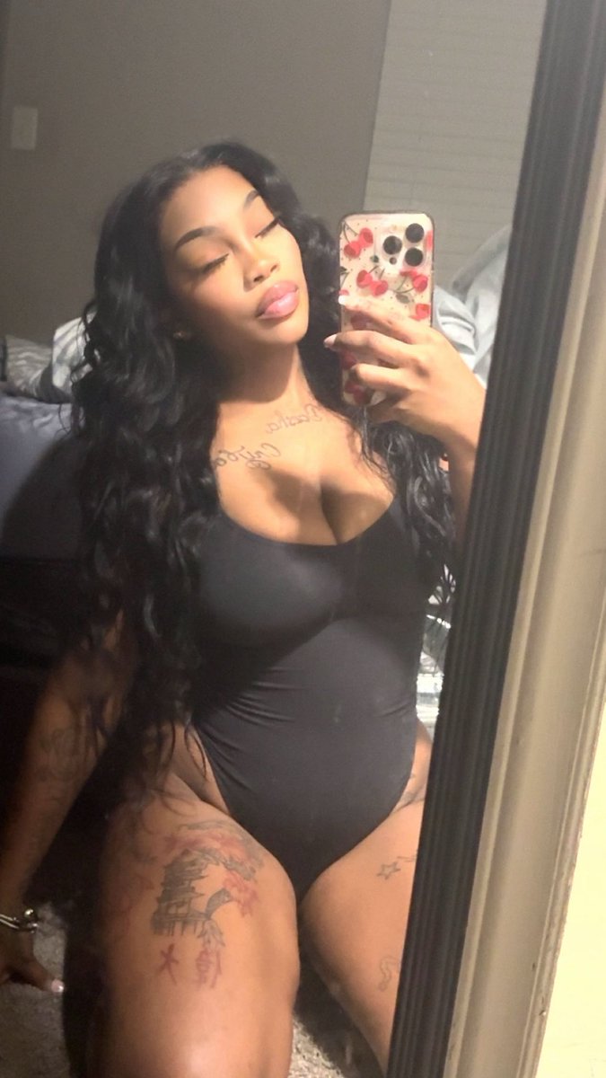 Mxxfiemonae's tweet photo. Girl coohie #wlw 🏳️‍🌈 https://t.co/pEtX2kgz46