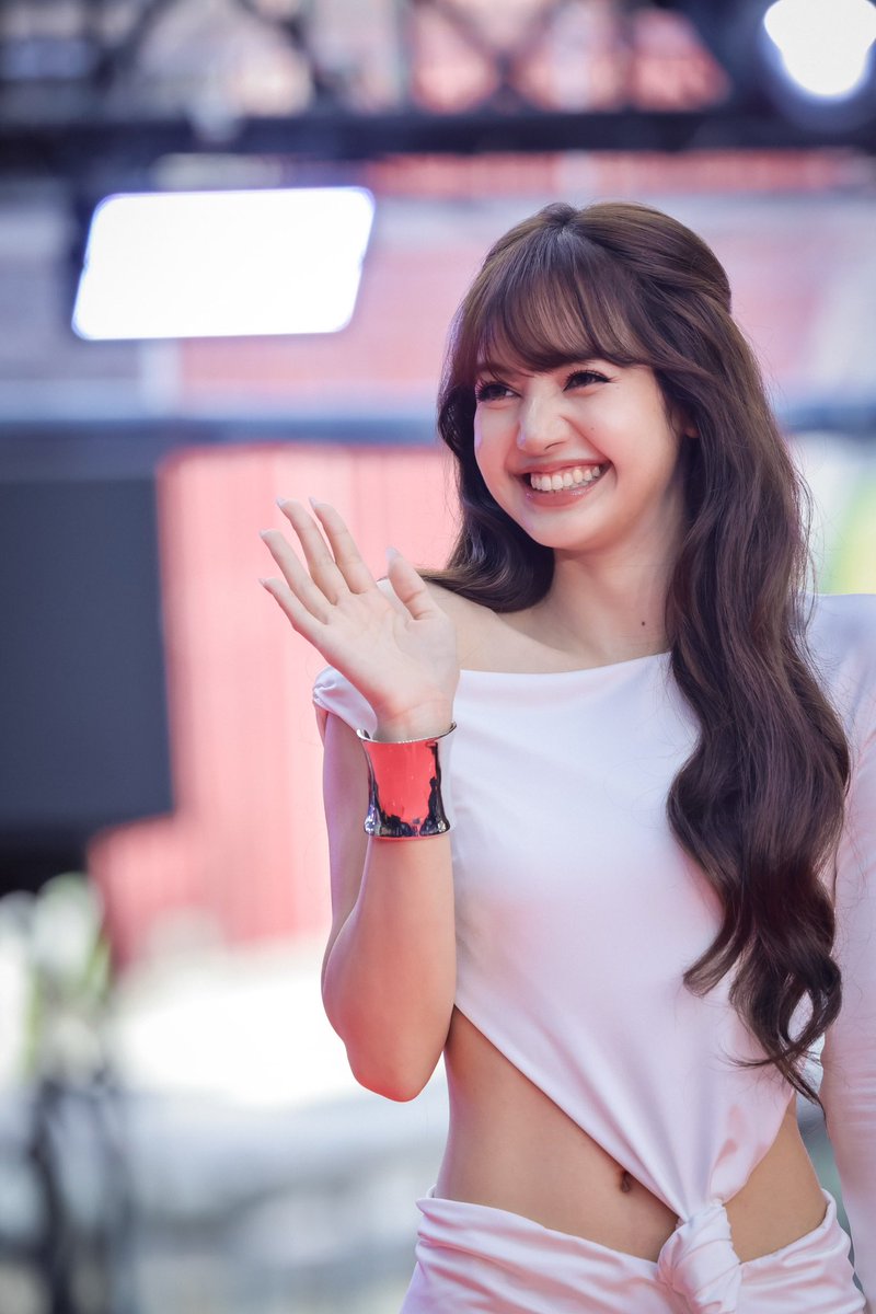 centralwOrld's tweet photo. คือคนที่น่ารักกว่าใคร 🤏

LISA ULTIMUNE STUDIO BKK
#LISAwithULTIMUNE #LISAxSHISEIDO #ULTIMUNESTUDIOatCENTRALWORLD #ShiseidoThailand #centralwOrld https://t.co/jS5ORDWwIc