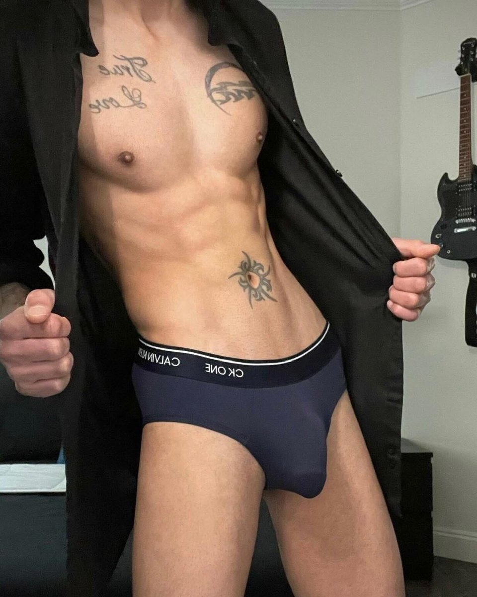 volcanojag's tweet photo. Boxers or briefs? 🤔😜 https://t.co/XUcWlMEiOO
