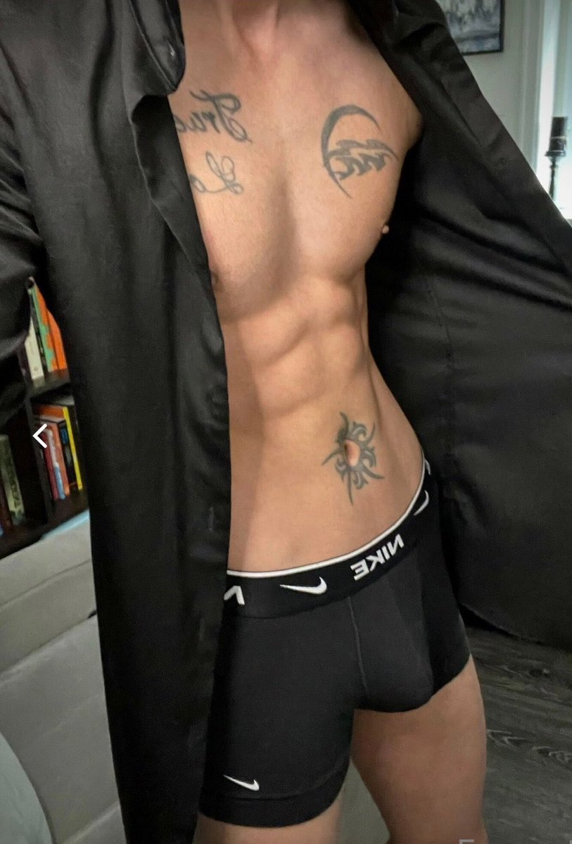 volcanojag's tweet photo. Boxers or briefs? 🤔😜 https://t.co/XUcWlMEiOO