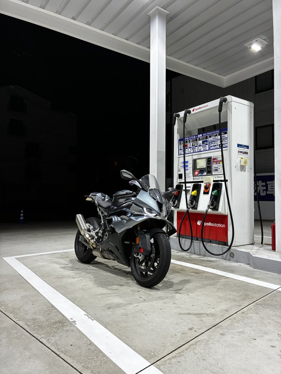 rent5leon's tweet photo. 8耐のプラクティス見たら走りたくなって
阪高4号湾岸線midnight https://t.co/n5kmGIHHPI