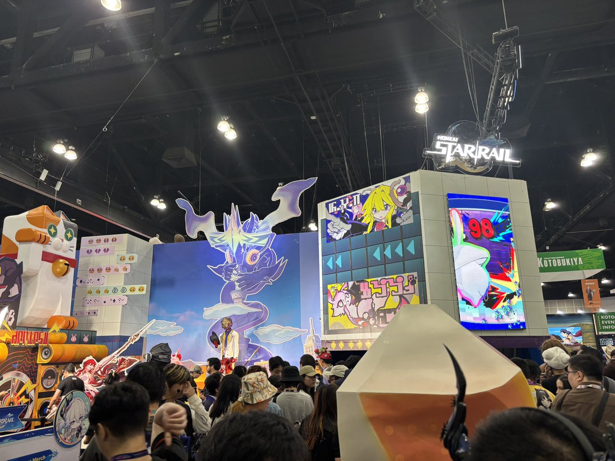 onlyqueennic_'s tweet photo. yas finally got inside #HSRAX2026 https://t.co/MaSMTbUd1C