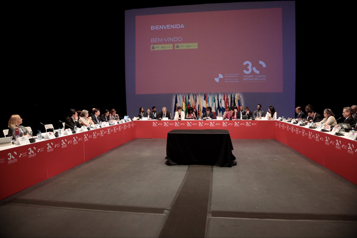 CumbreIberoA's tweet photo. 📢 Iberoamérica aprueba la Carta de Cuidados y Apoyos, un compromiso común para situar los cuidados en el centro de las políticas públicas.

➡️Un hito de referencia compartido para impulsar sistemas integrales de cuidados y apoyos.

ℹ️ https://t.co/Weqt9LN1G5 https://t.co/mq2wzC1Mkp