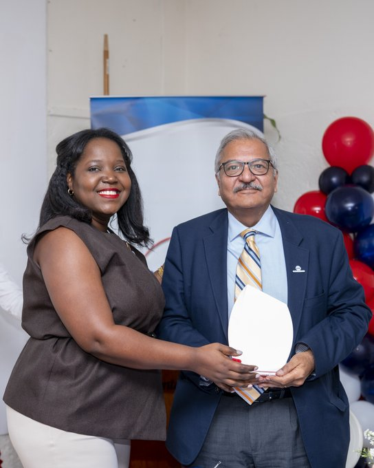 lequotidien509's tweet photo. Lors de son Assemblée Générale tenue le 26 juin 2026 à l’Hôtel Montana, l’Association des Industries d’Haïti (@ADIHNews ) a remis des certificats de reconnaissance à plusieurs de ses membres. #ADIH #Industrie #Reconnaissance #lequotidien509 #haiti #diaspora https://t.co/uOgtfxnaIH