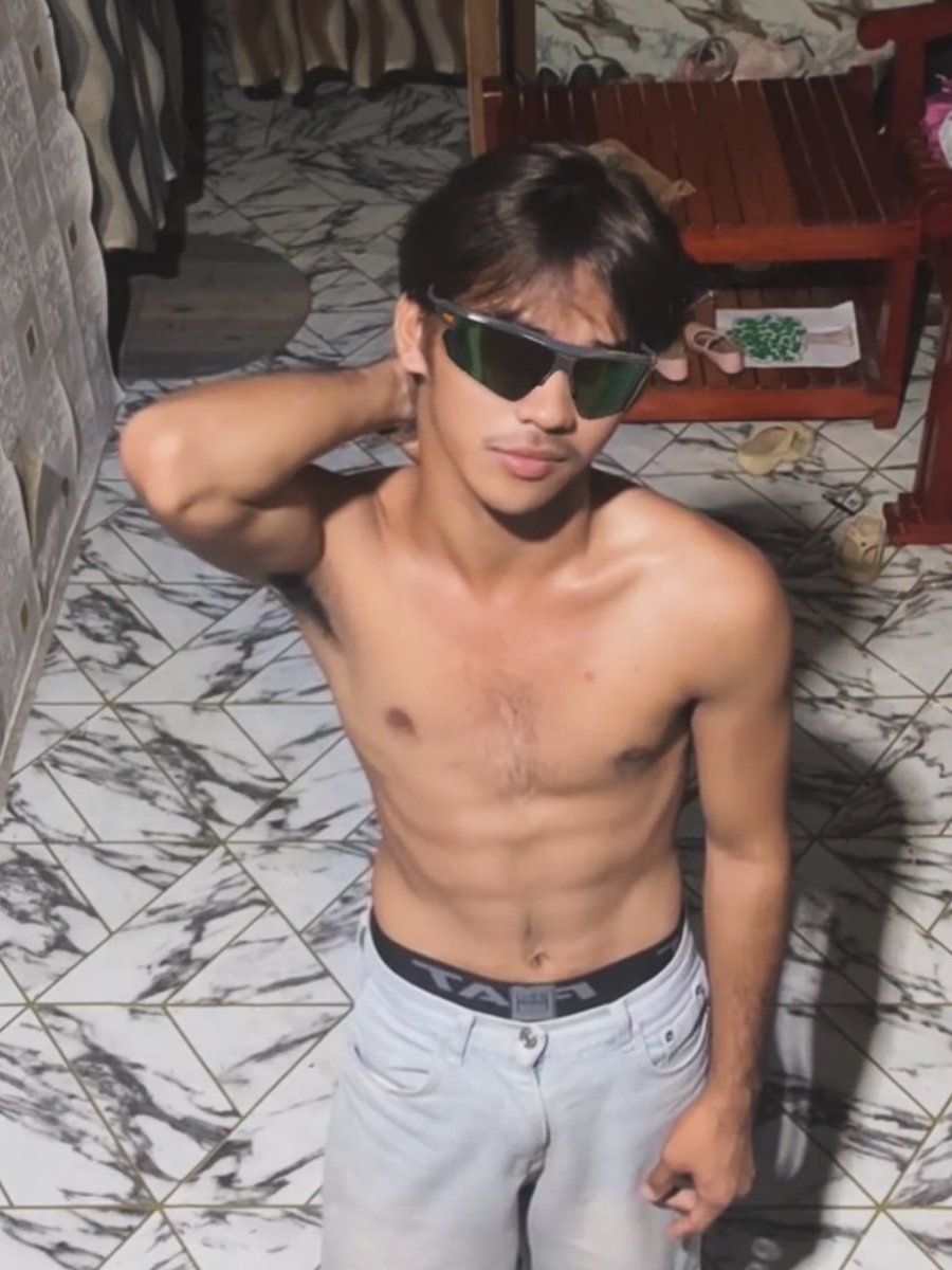 starzzboi's tweet photo. hmm? https://t.co/8L2CNOTPGU