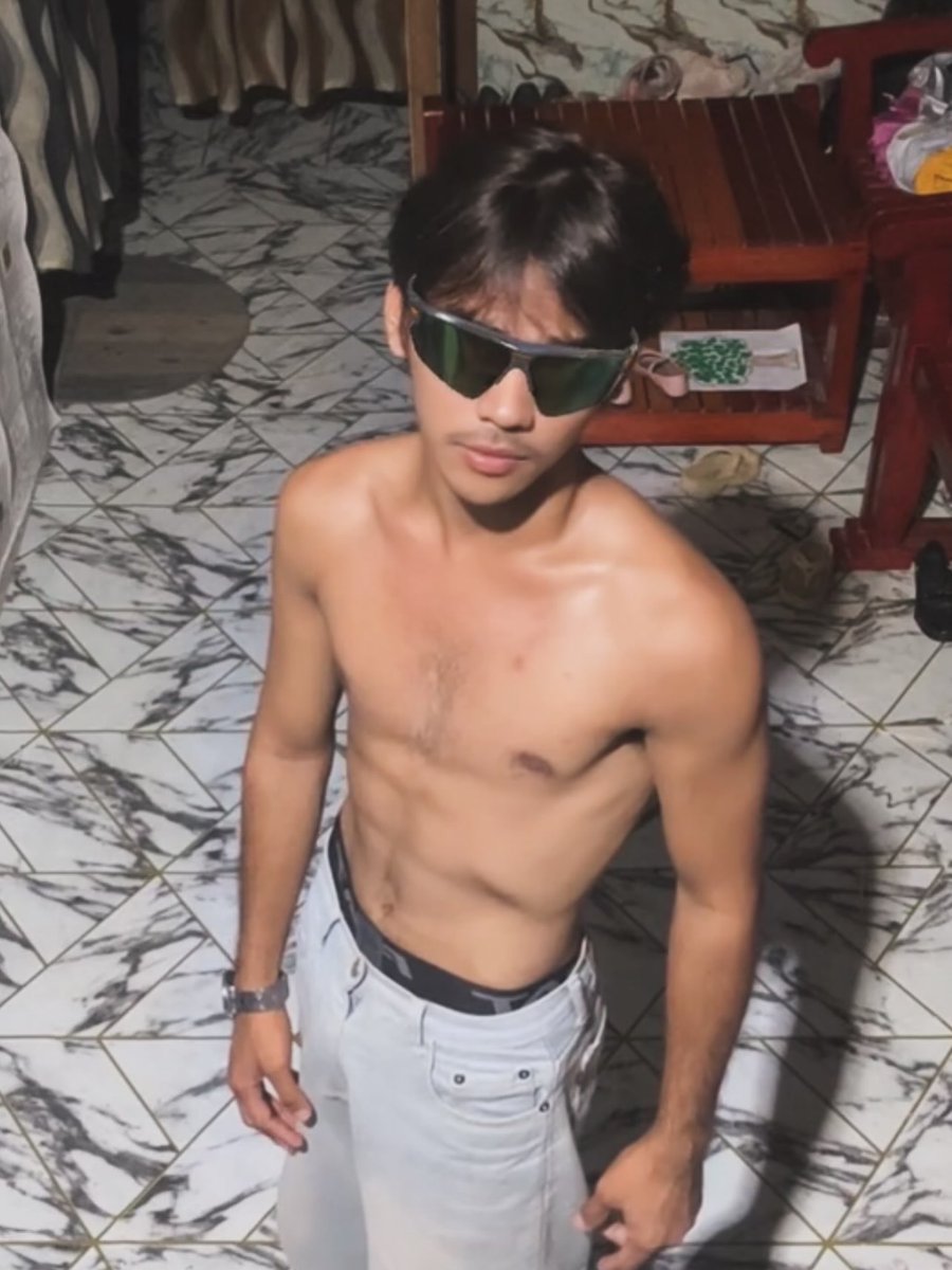 starzzboi's tweet photo. hmm? https://t.co/8L2CNOTPGU