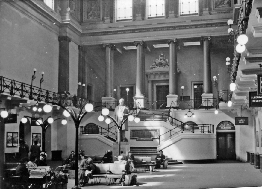 ArkaSerezh's tweet photo. In 1962 Harold Macmillan personally approved the demolition of Euston’s Great Hall and its Doric Arch, the largest Greek propylaeum ever built.

The stones were dumped into a canal off the River Lea like rubbish.

The RIBA called it one of the greatest acts of post-war architectural vandalism in Britain.

The replacement station is now one of the most hated in London.

One man signed it off.
And we're still living with it.