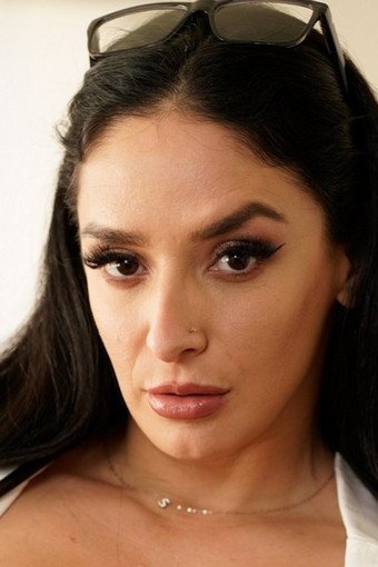 Anushkianxx's tweet photo. Is kiara advani is sheena ryder โญlook like . I see no difference.
#sheenaryder
#kiaraadvani https://t.co/CoRYAen08e