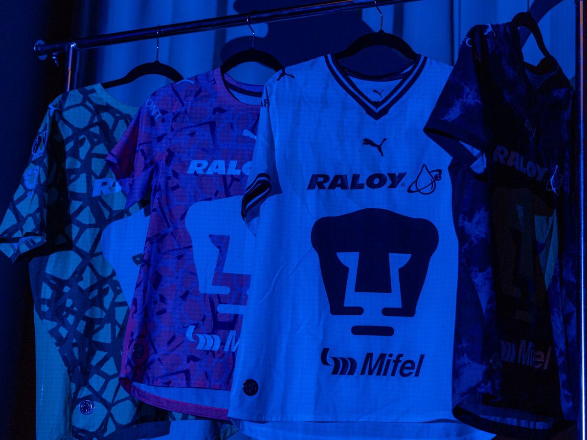 PumasMX's tweet photo. La presentación del jersey fue todo un éxito. @PUMAmexico está de regreso en casa para vestir la historia, el orgullo y la tradición de nuestra institución. 🐾✨
Un escudo que se lleva en el pecho y una identidad que no se borra. 
¡Una vez PUMA, siempre PUMA! 🫀👊

#SiemprePumas https://t.co/KbRXmtPwf5
